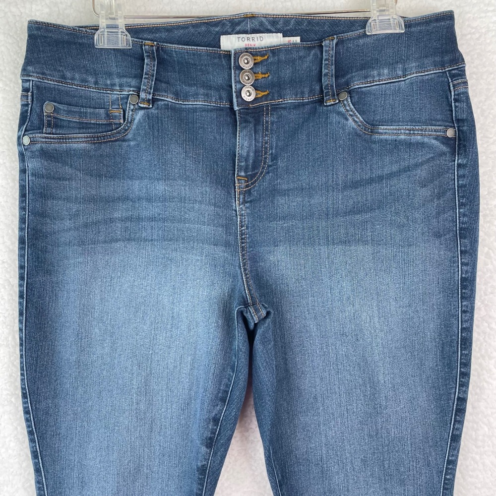 Torrid First At Fit Jegging Jeans Medium Wash Triple Button High Rise Size 14S